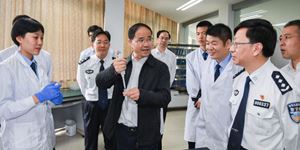 浙江省委常委、政法委書記王昌榮調(diào)研浙江警察學(xué)院，并考察我司共建毒品防控技術(shù)研究重點(diǎn)實(shí)驗(yàn)室